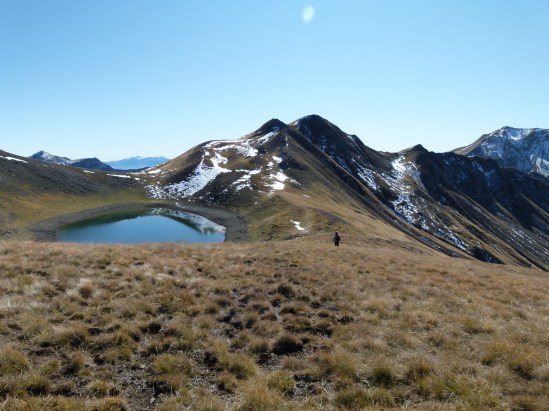 Γκιστοβα Γράμμου Η δρακολίμνη στα σύνορα και ο μικροσκοπικός άνθρωπος